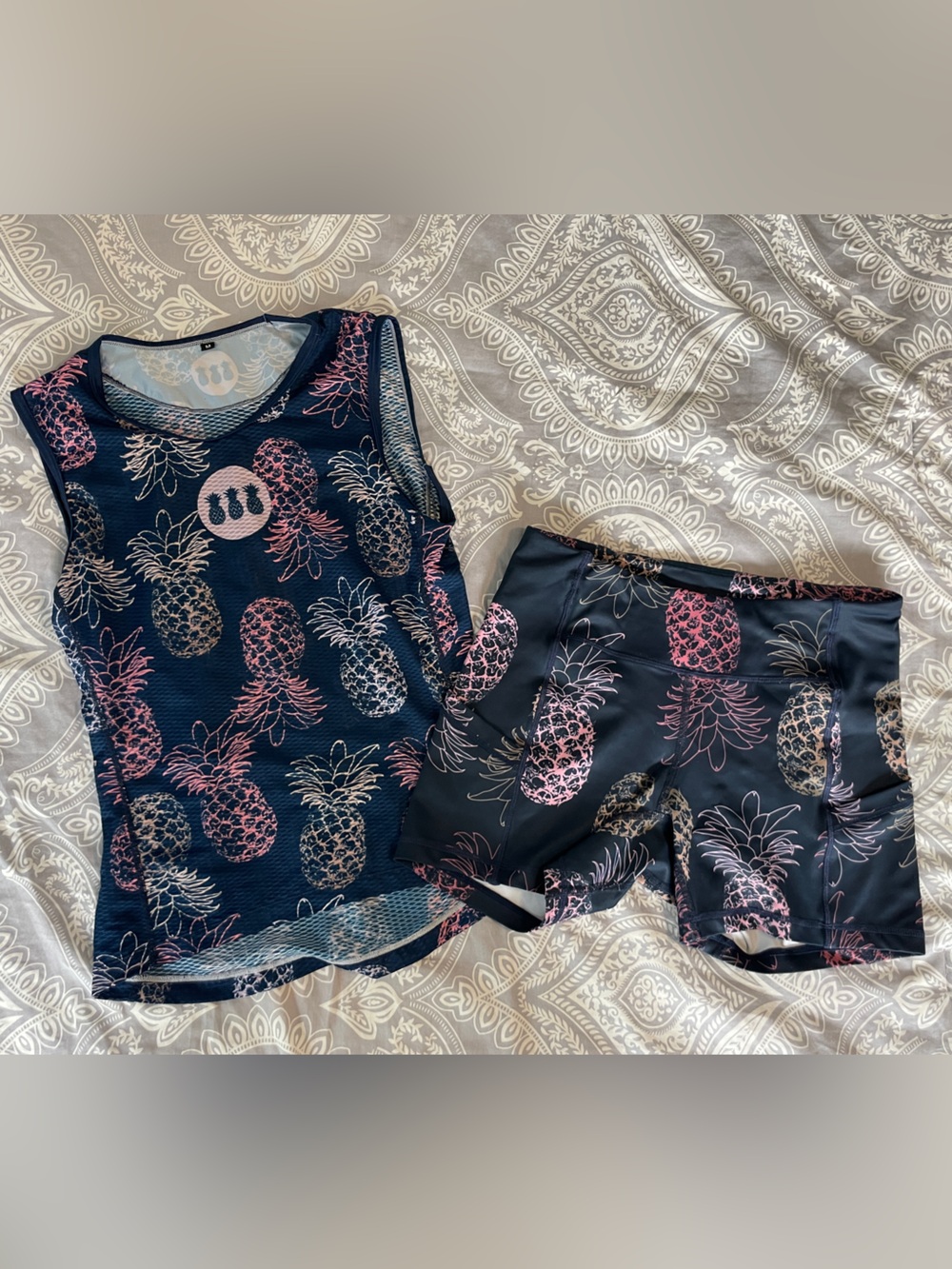 Tres Piñas Pineapple Print OMG High Compression Shorts - Picture 5 of 7